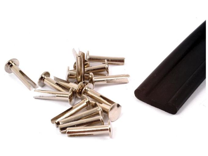 Bande Caoutchouc Capot Avec rivets
