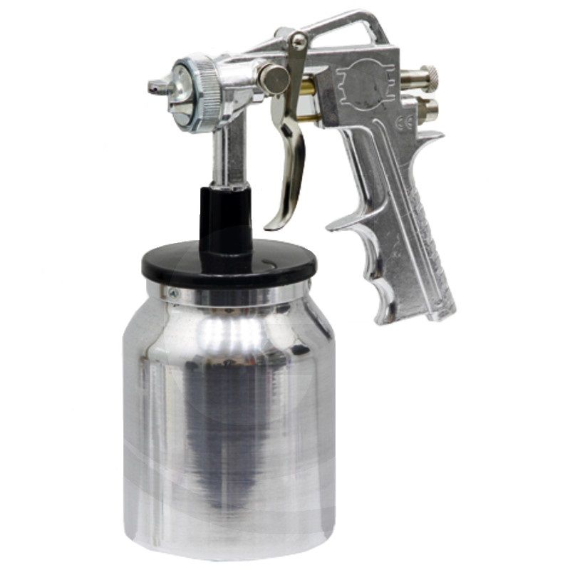 Paint sprayer with mounted 1.5 mm nozzle
